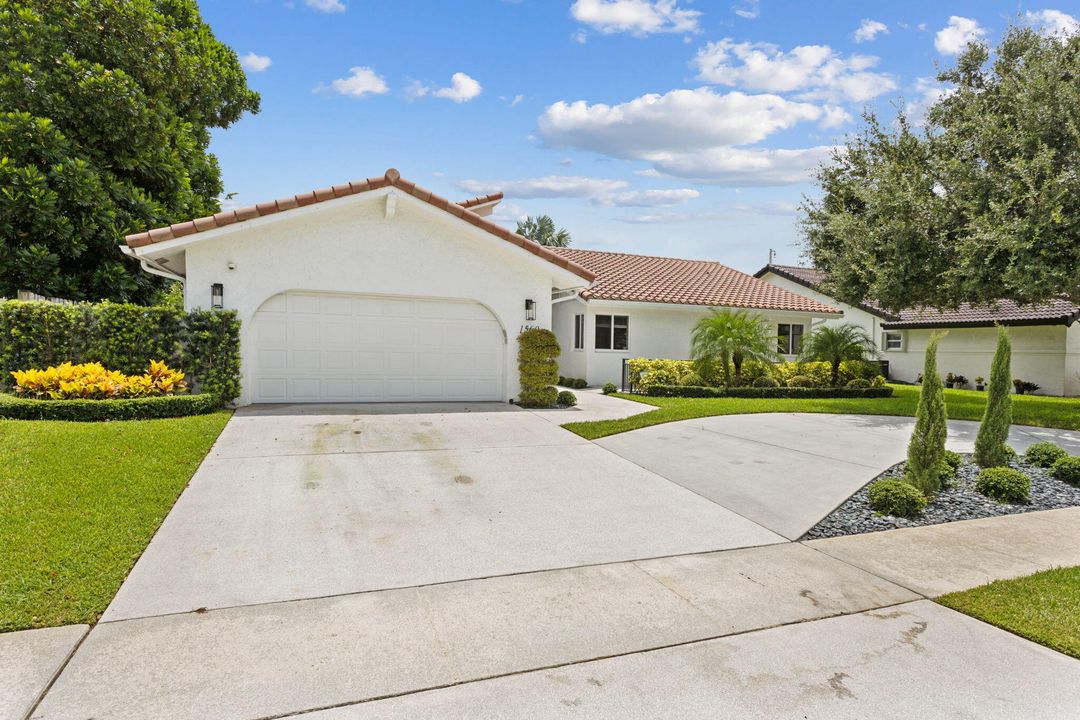 Active With Contract: $8,000 (4 beds, 2 baths, 2242 Square Feet)