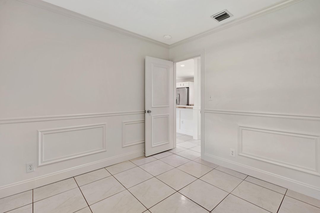 Active With Contract: $4,500 (3 beds, 2 baths, 1370 Square Feet)