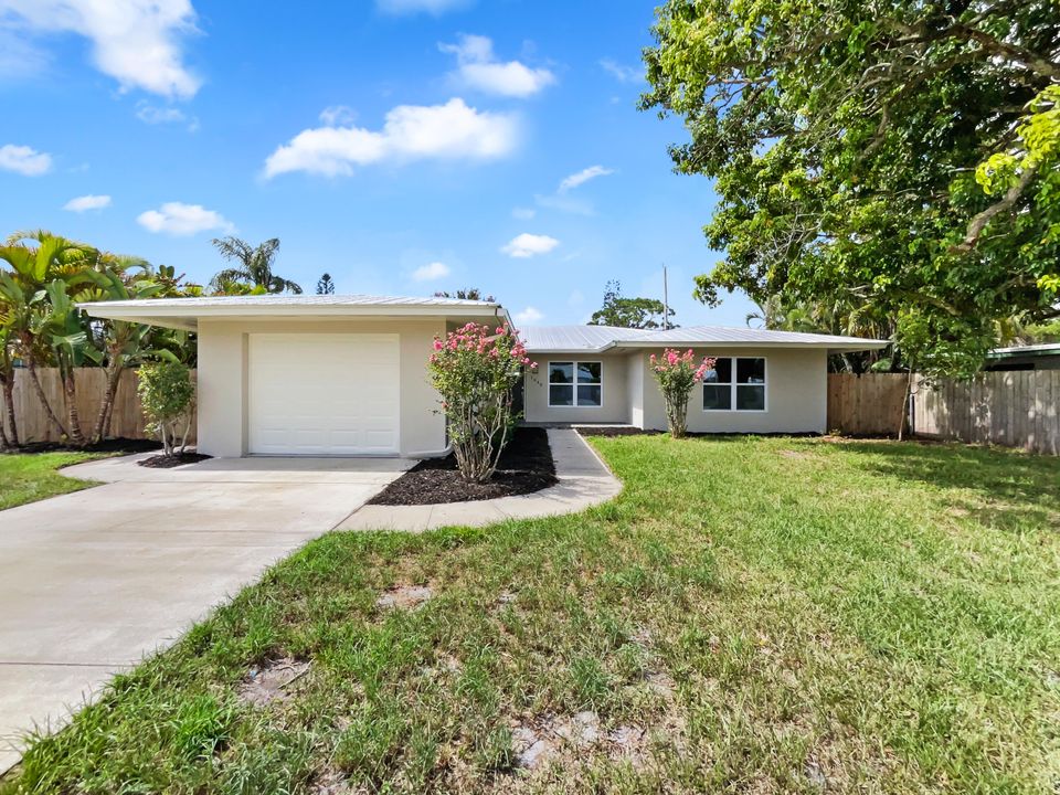 Recently Sold: $475,000 (3 beds, 2 baths, 1764 Square Feet)