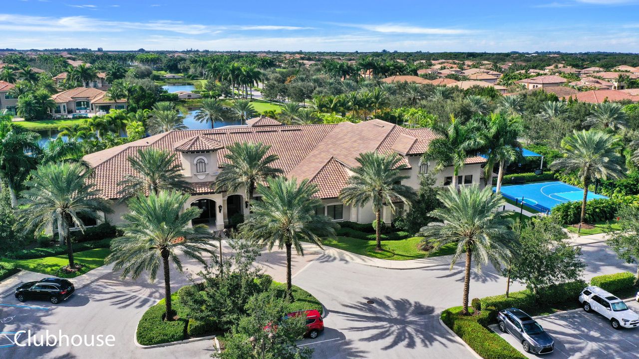 Active With Contract: $2,150,000 (5 beds, 7 baths, 5188 Square Feet)