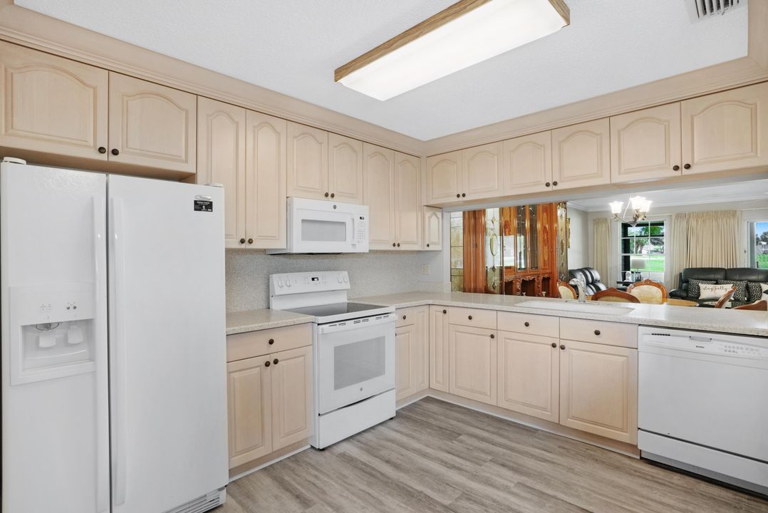 For Sale: $499,000 (2 beds, 2 baths, 1464 Square Feet)