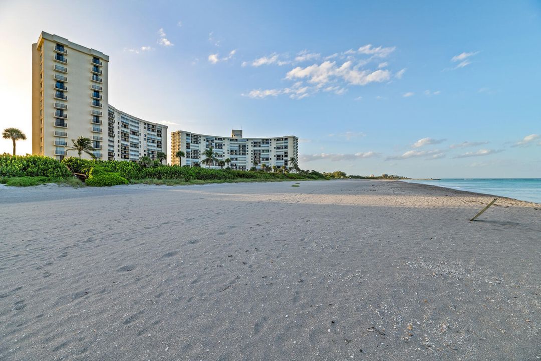 For Sale: $820,000 (2 beds, 2 baths, 1170 Square Feet)