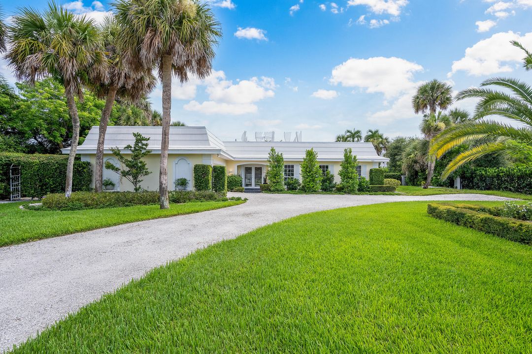 For Sale: $2,000,000 (4 beds, 3 baths, 2757 Square Feet)