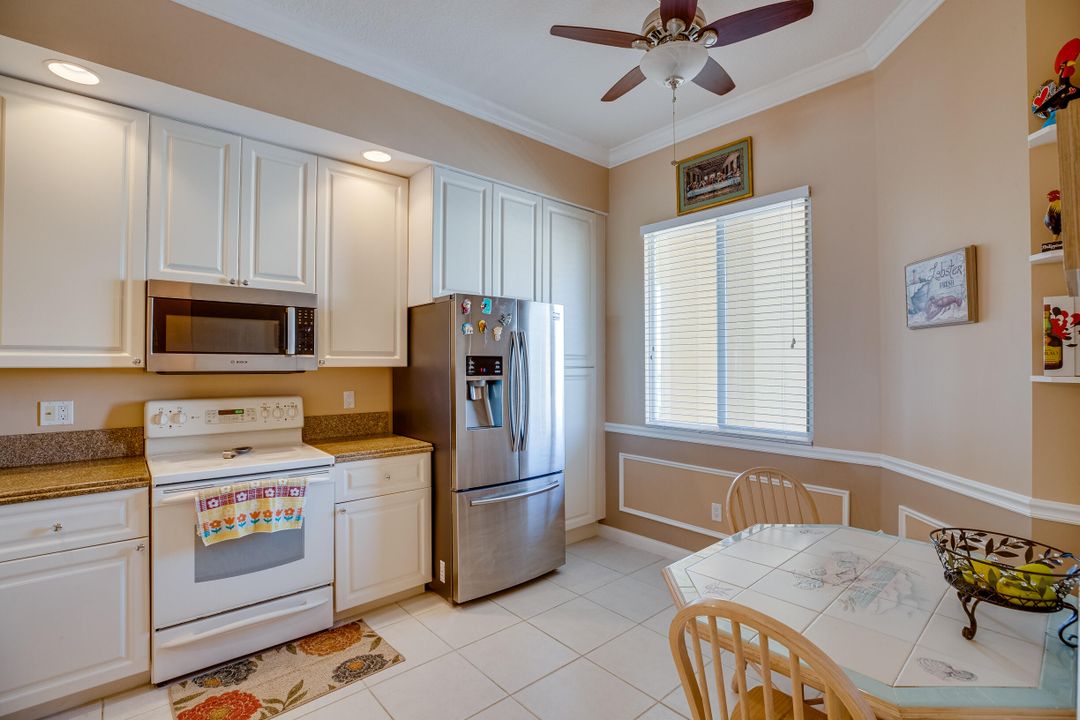 For Sale: $470,000 (2 beds, 2 baths, 1989 Square Feet)