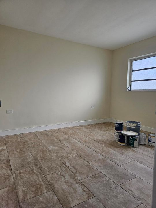 Active With Contract: $1,650 (1 beds, 1 baths, 5356 Square Feet)