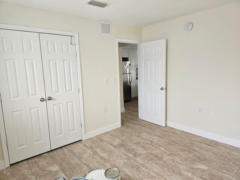 Active With Contract: $1,650 (1 beds, 1 baths, 5356 Square Feet)