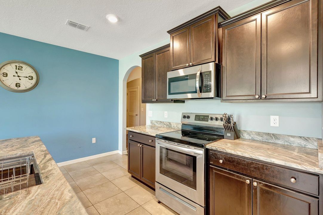 Active With Contract: $359,900 (4 beds, 2 baths, 1918 Square Feet)