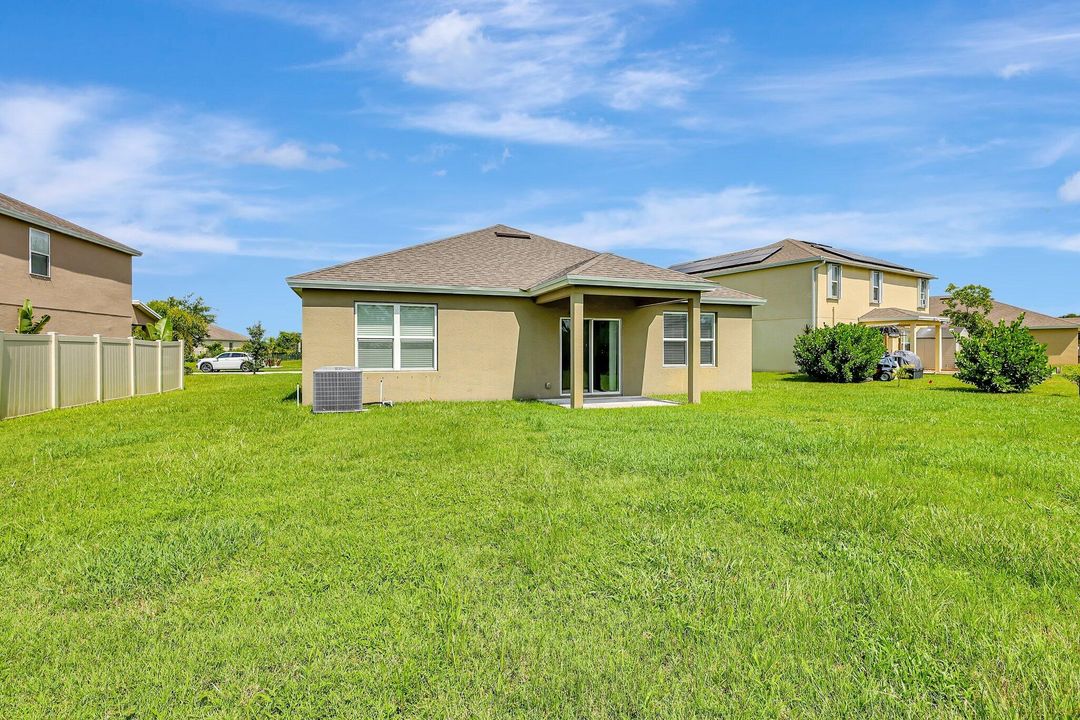 Active With Contract: $359,900 (4 beds, 2 baths, 1918 Square Feet)