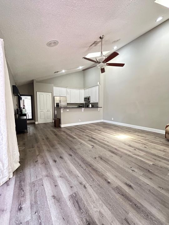 Active With Contract: $429,500 (3 beds, 2 baths, 1292 Square Feet)