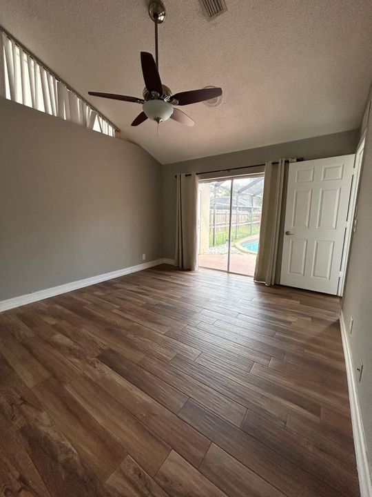 Active With Contract: $429,500 (3 beds, 2 baths, 1292 Square Feet)