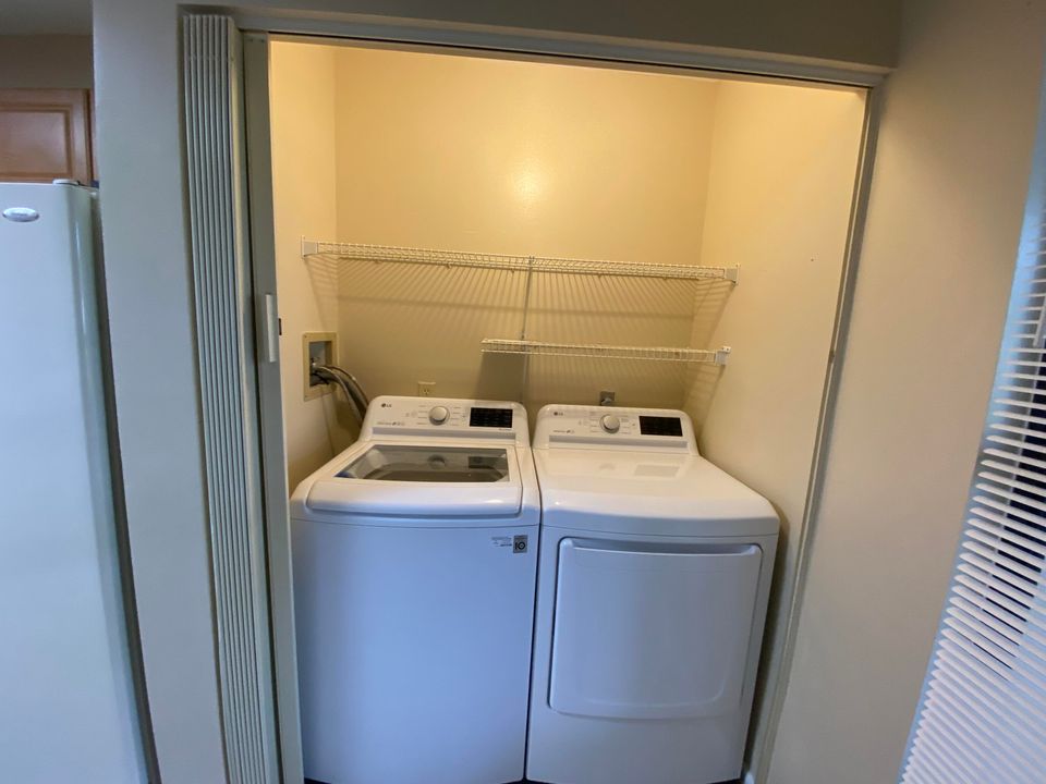 Active With Contract: $1,800 (2 beds, 2 baths, 1092 Square Feet)