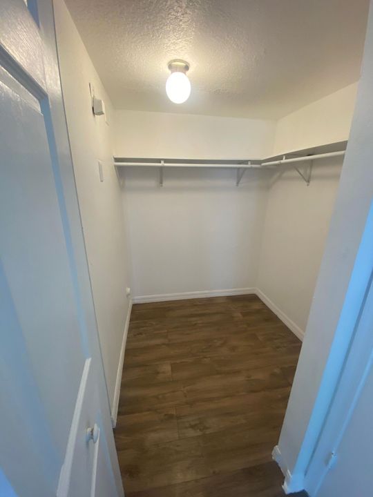 For Rent: $2,100 (3 beds, 2 baths, 1200 Square Feet)