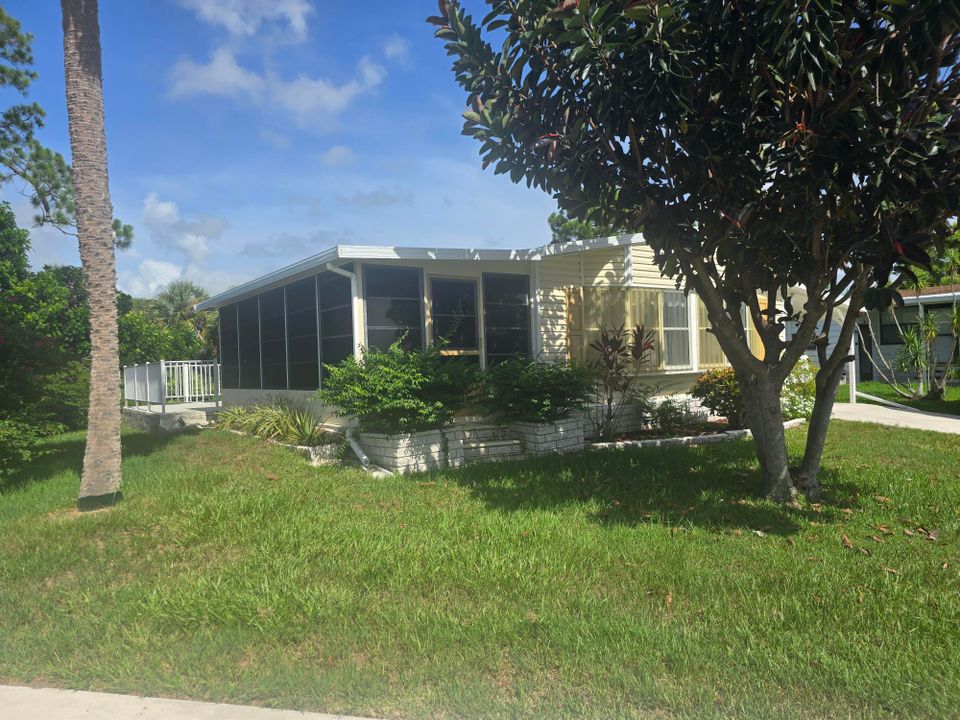 For Sale: $34,900 (2 beds, 2 baths, 900 Square Feet)