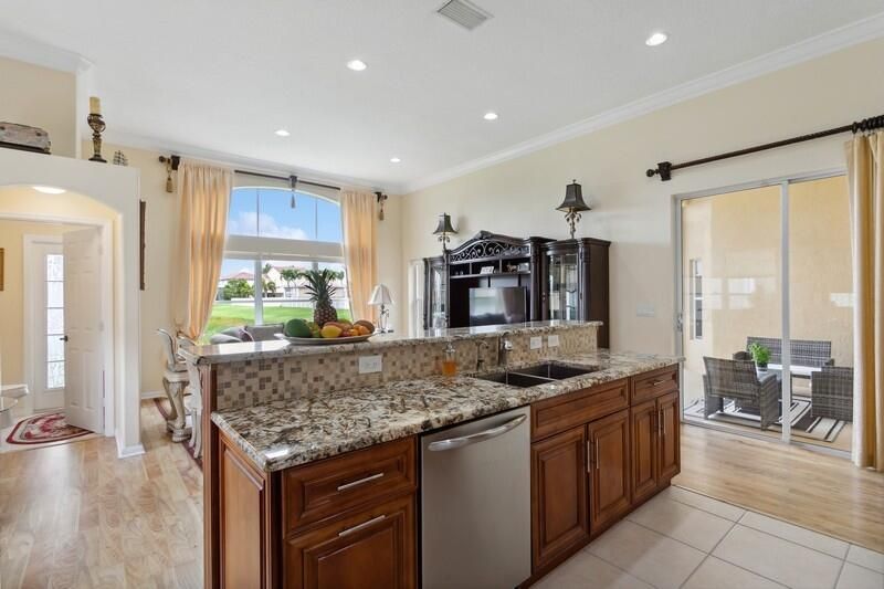 Active With Contract: $685,000 (4 beds, 2 baths, 2372 Square Feet)