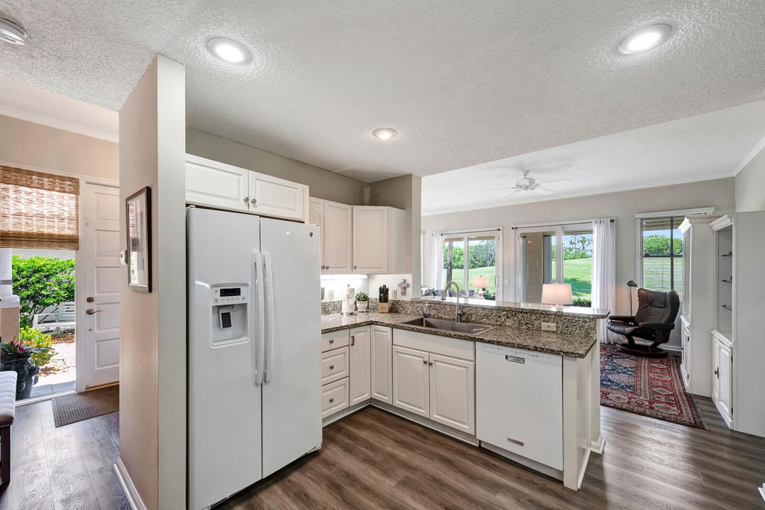 For Sale: $475,000 (2 beds, 2 baths, 1320 Square Feet)