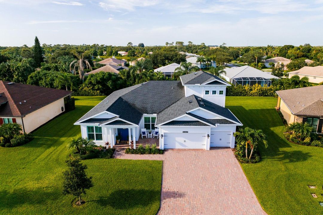 For Sale: $829,000 (3 beds, 2 baths, 3109 Square Feet)