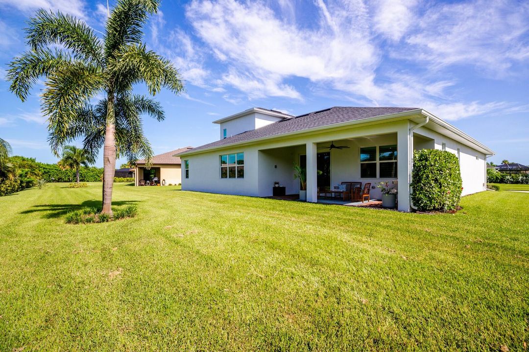 For Sale: $829,000 (3 beds, 2 baths, 3109 Square Feet)