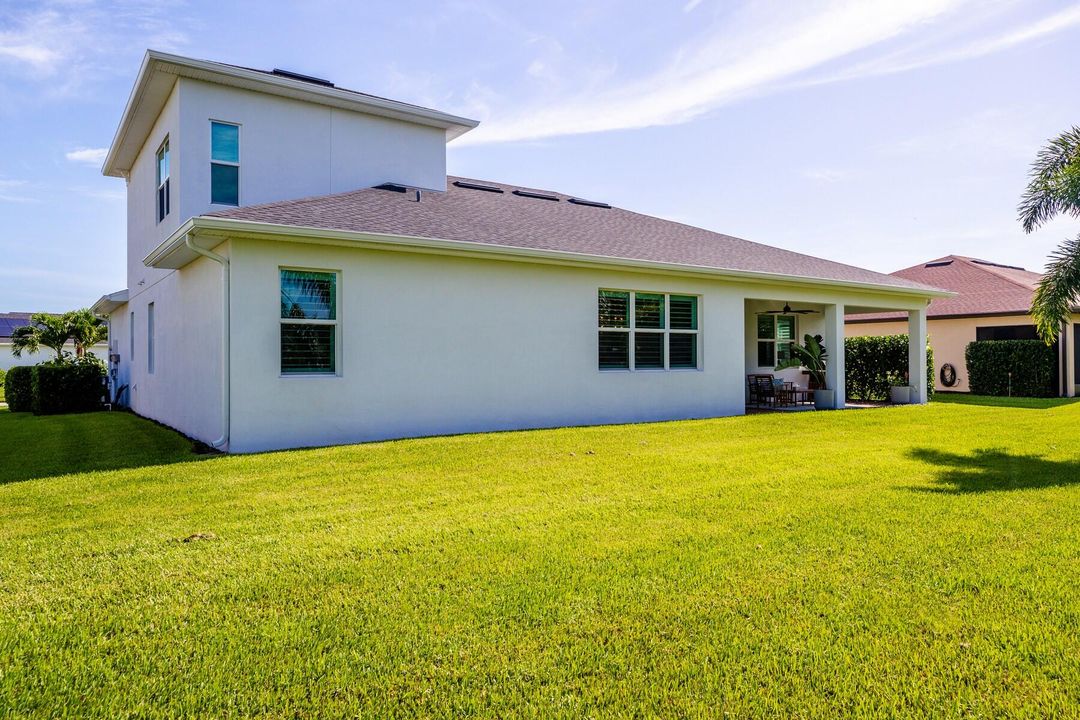 For Sale: $829,000 (3 beds, 2 baths, 3109 Square Feet)