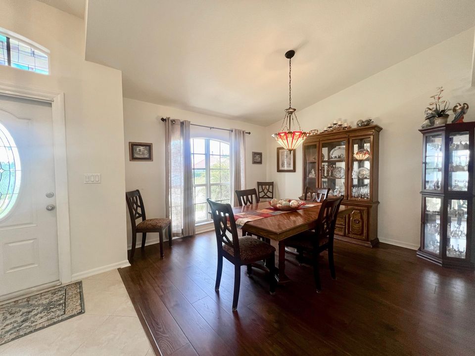 For Sale: $414,900 (3 beds, 2 baths, 1808 Square Feet)