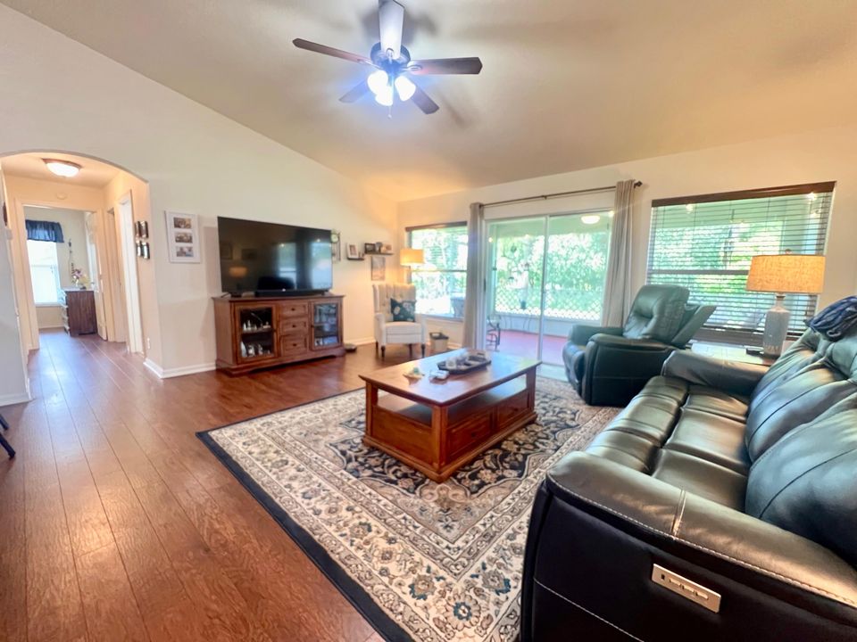 For Sale: $414,900 (3 beds, 2 baths, 1808 Square Feet)