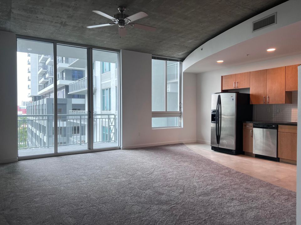 For Rent: $2,290 (1 beds, 1 baths, 757 Square Feet)