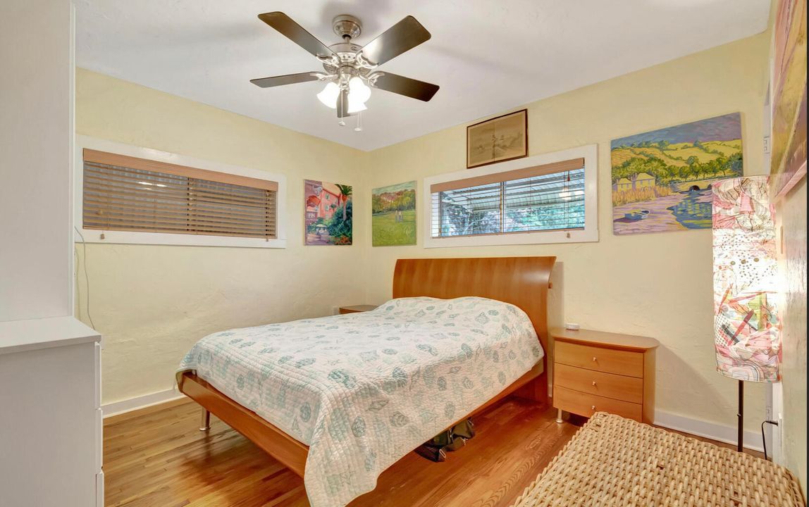 Active With Contract: $388,000 (2 beds, 1 baths, 780 Square Feet)