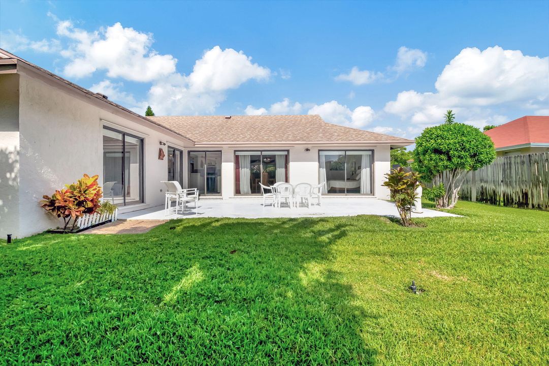 For Sale: $649,900 (4 beds, 2 baths, 1706 Square Feet)