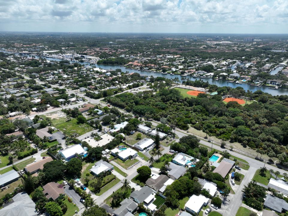 For Sale: $599,000 (2 beds, 2 baths, 1604 Square Feet)