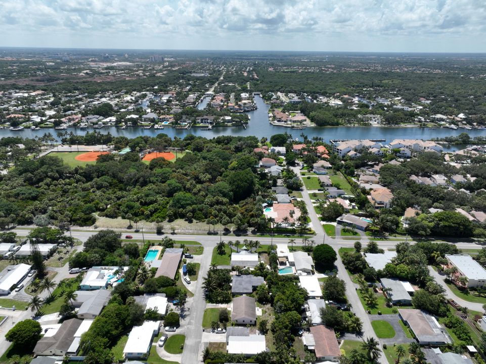 For Sale: $599,000 (2 beds, 2 baths, 1604 Square Feet)