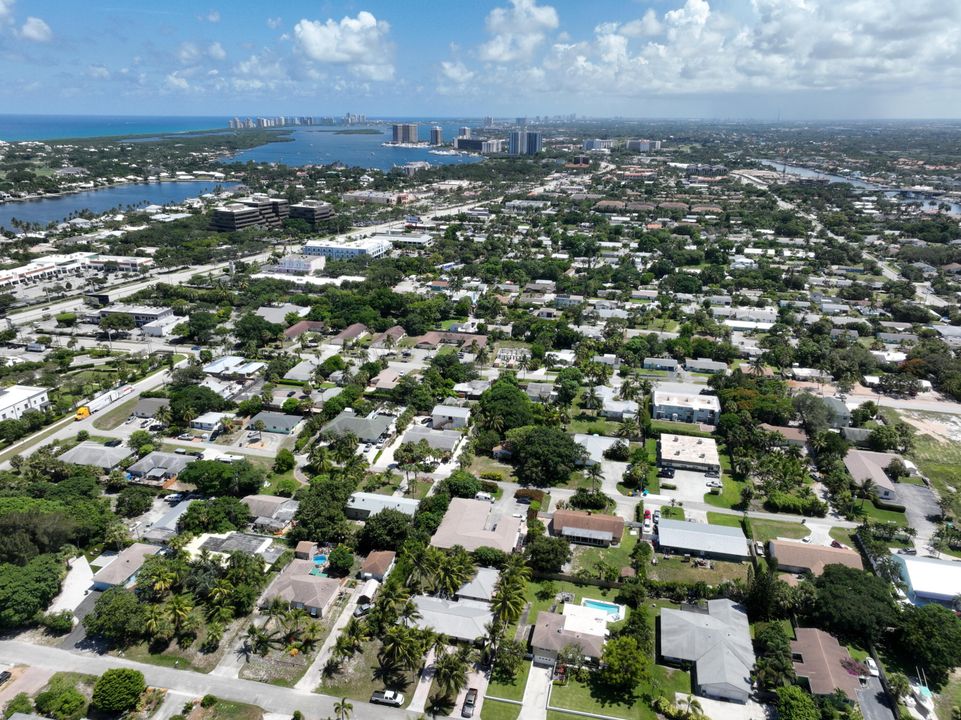 For Sale: $599,000 (2 beds, 2 baths, 1604 Square Feet)