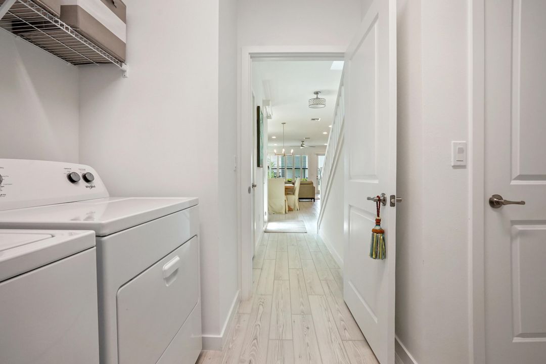 For Sale: $575,000 (3 beds, 2 baths, 1927 Square Feet)