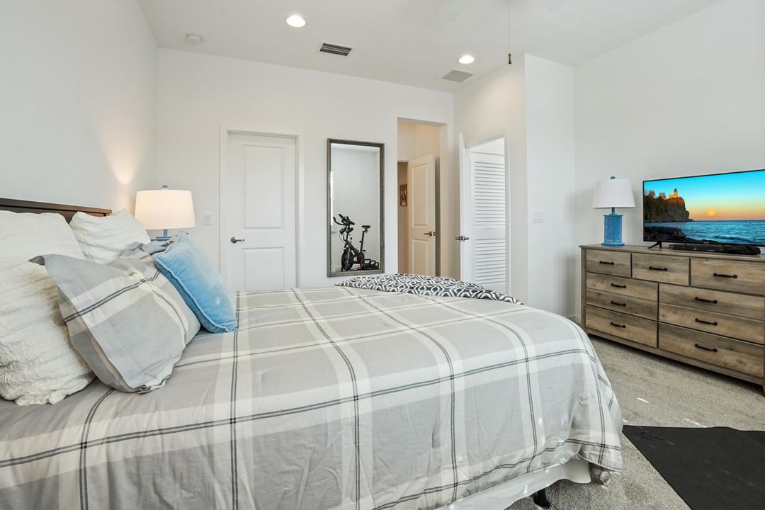 Active With Contract: $569,900 (3 beds, 2 baths, 1927 Square Feet)