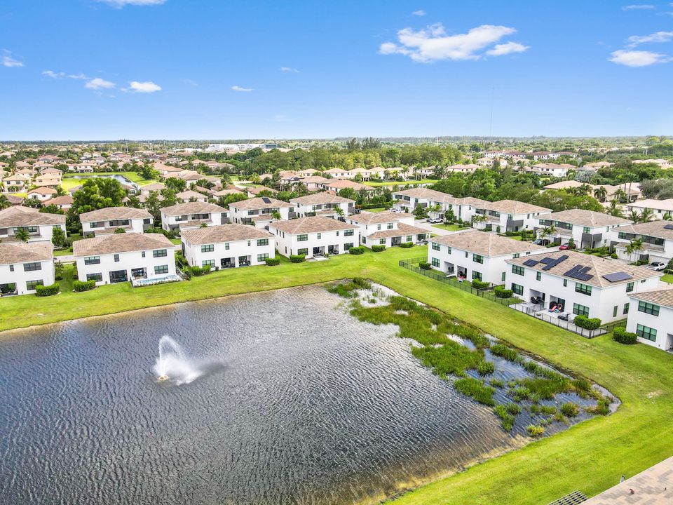 Active With Contract: $569,900 (3 beds, 2 baths, 1927 Square Feet)