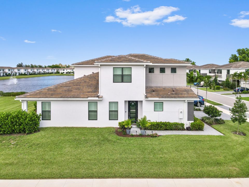 For Sale: $575,000 (3 beds, 2 baths, 1927 Square Feet)