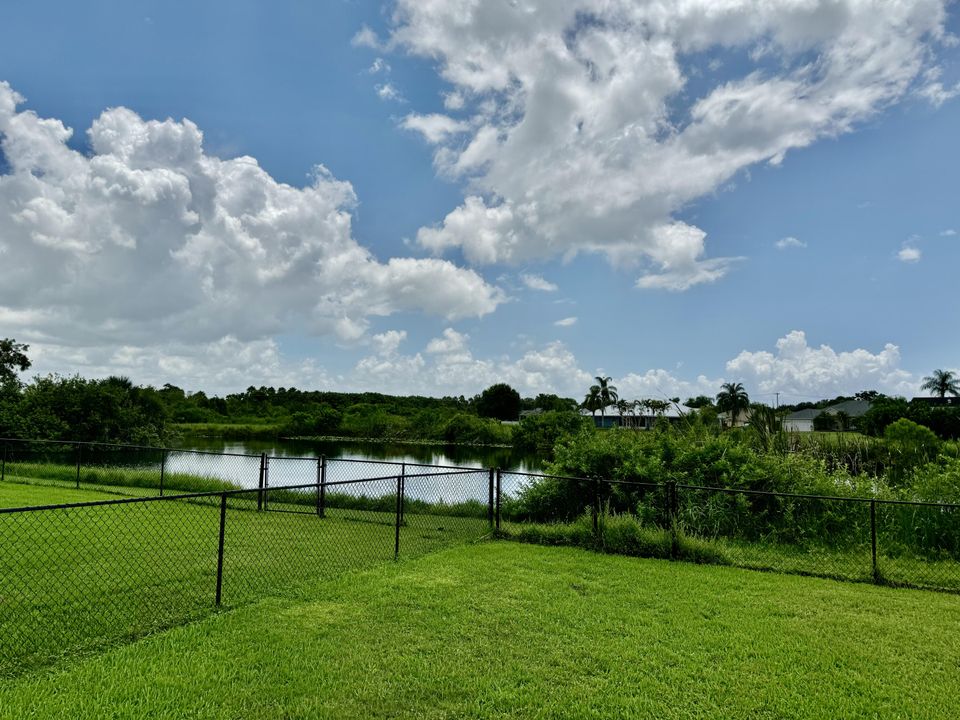 For Sale: $359,000 (3 beds, 2 baths, 1806 Square Feet)