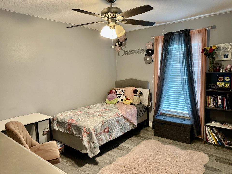 For Sale: $359,000 (3 beds, 2 baths, 1806 Square Feet)