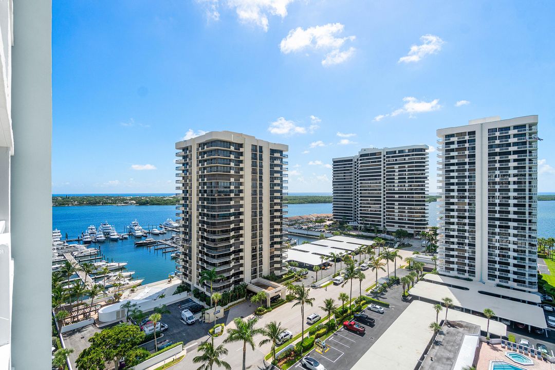 For Sale: $879,000 (3 beds, 2 baths, 2478 Square Feet)