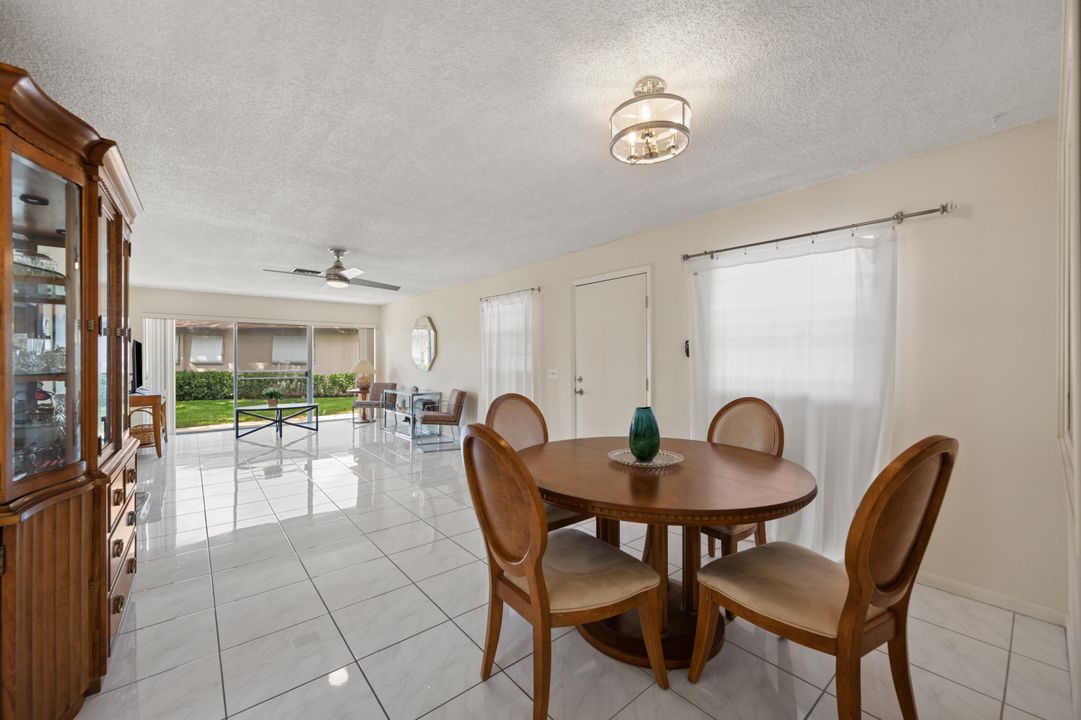 For Sale: $222,900 (2 beds, 2 baths, 980 Square Feet)