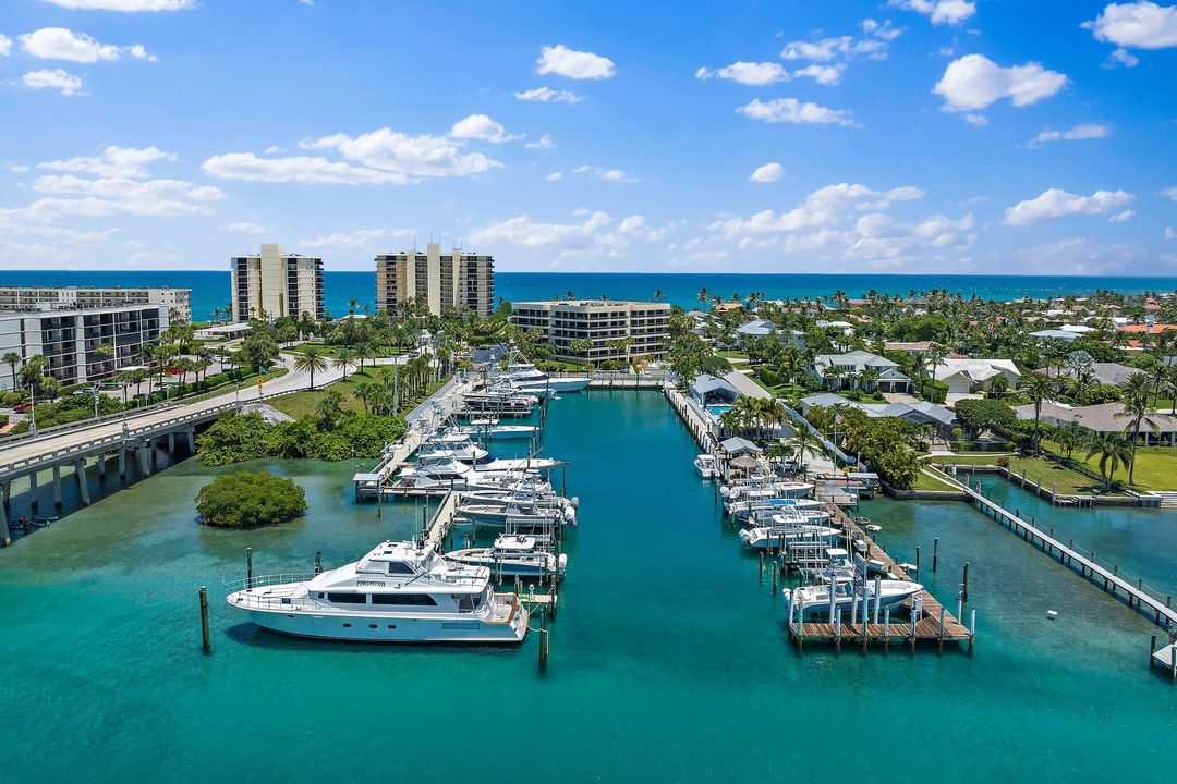 Active With Contract: $1,499,000 (3 beds, 2 baths, 2275 Square Feet)