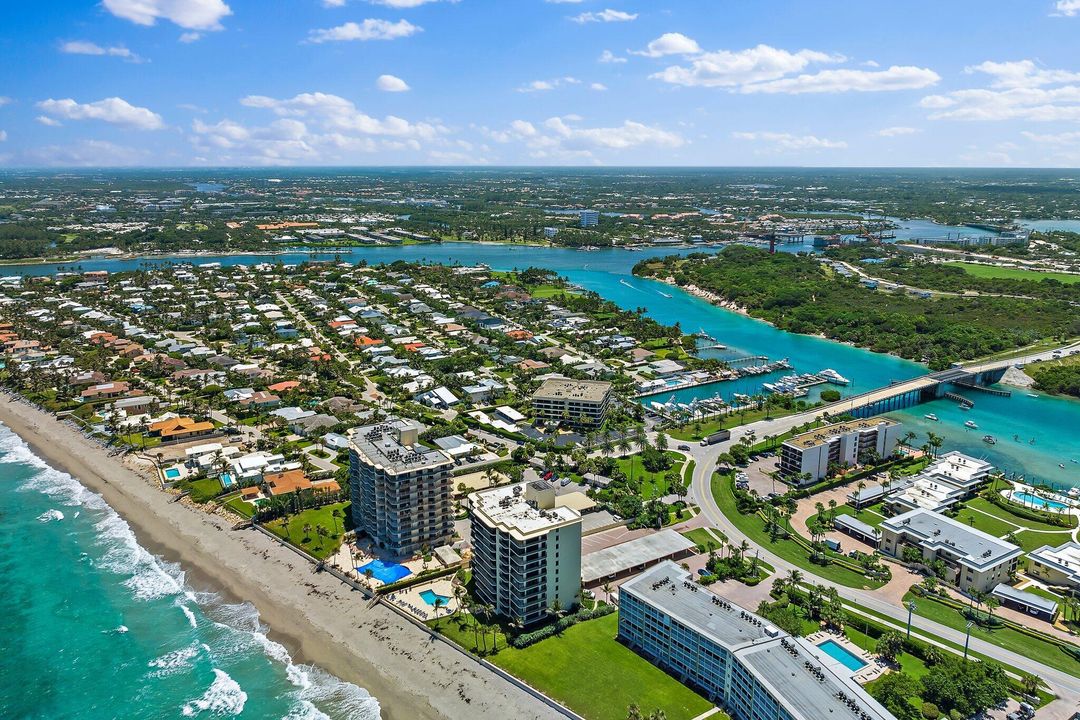 Active With Contract: $1,499,000 (3 beds, 2 baths, 2275 Square Feet)