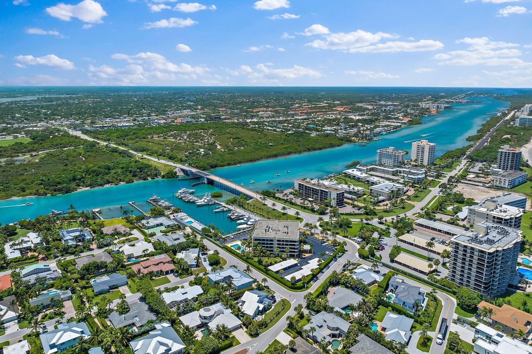 Active With Contract: $1,499,000 (3 beds, 2 baths, 2275 Square Feet)