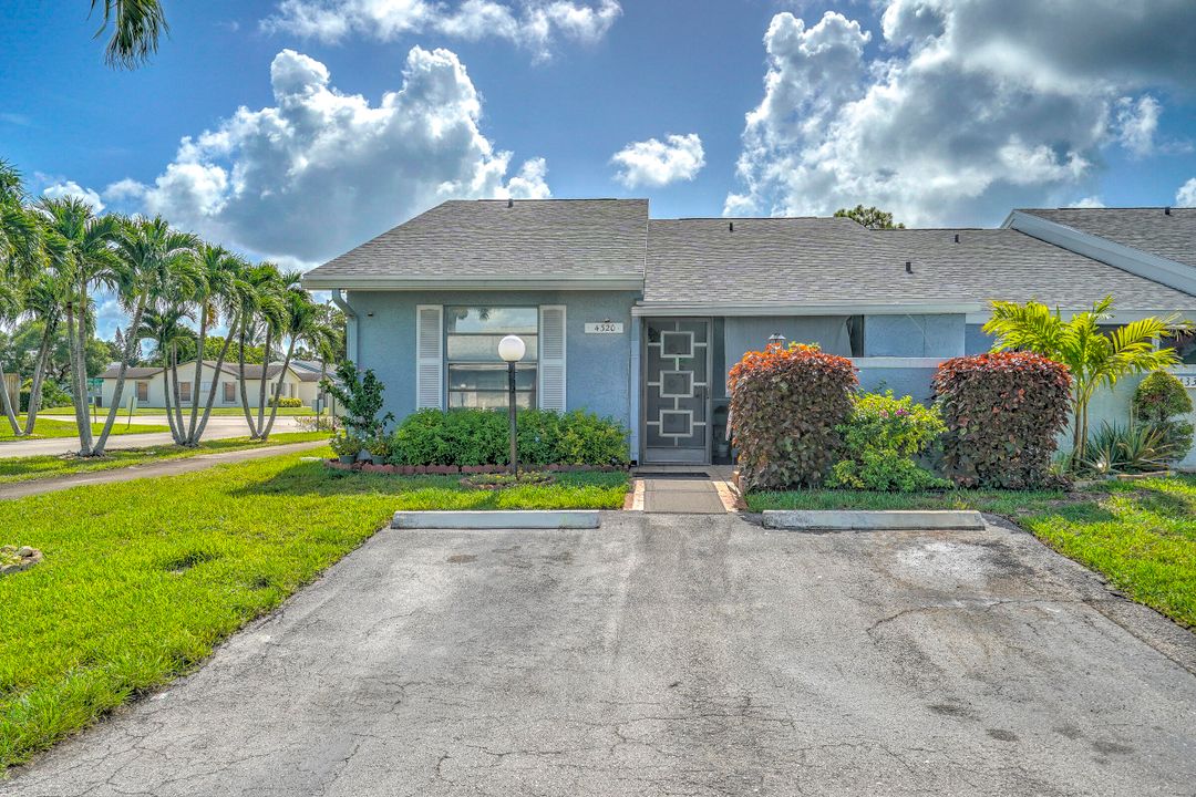 For Sale: $299,900 (3 beds, 2 baths, 1419 Square Feet)