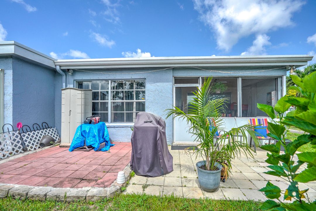 For Sale: $299,900 (3 beds, 2 baths, 1419 Square Feet)