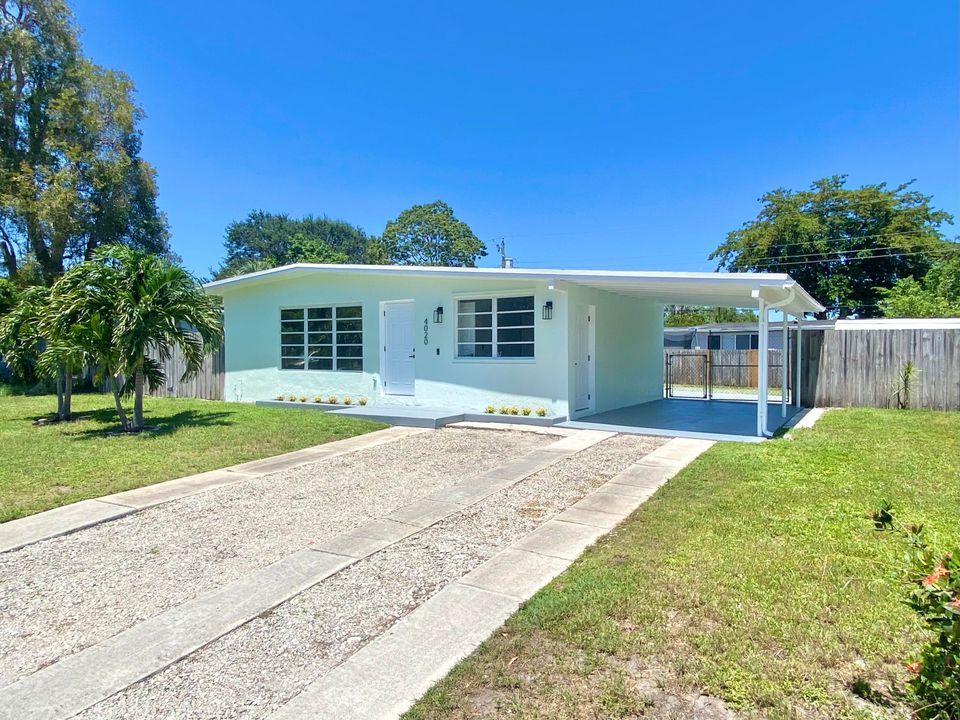 Recently Sold: $427,000 (3 beds, 2 baths, 1018 Square Feet)