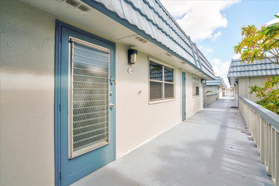 最近售出: $110,000 (2 贝兹, 2 浴室, 880 平方英尺)