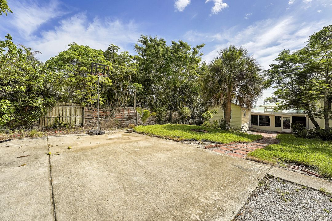 For Sale: $1,055,000 (3 beds, 2 baths, 2226 Square Feet)