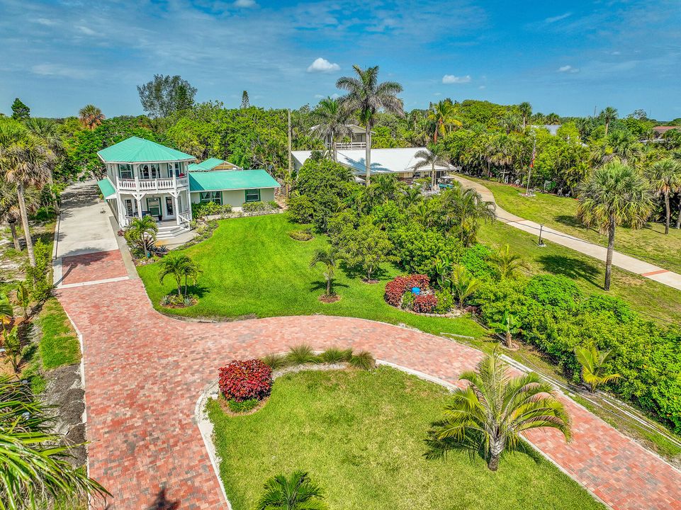 For Sale: $1,055,000 (3 beds, 2 baths, 2226 Square Feet)