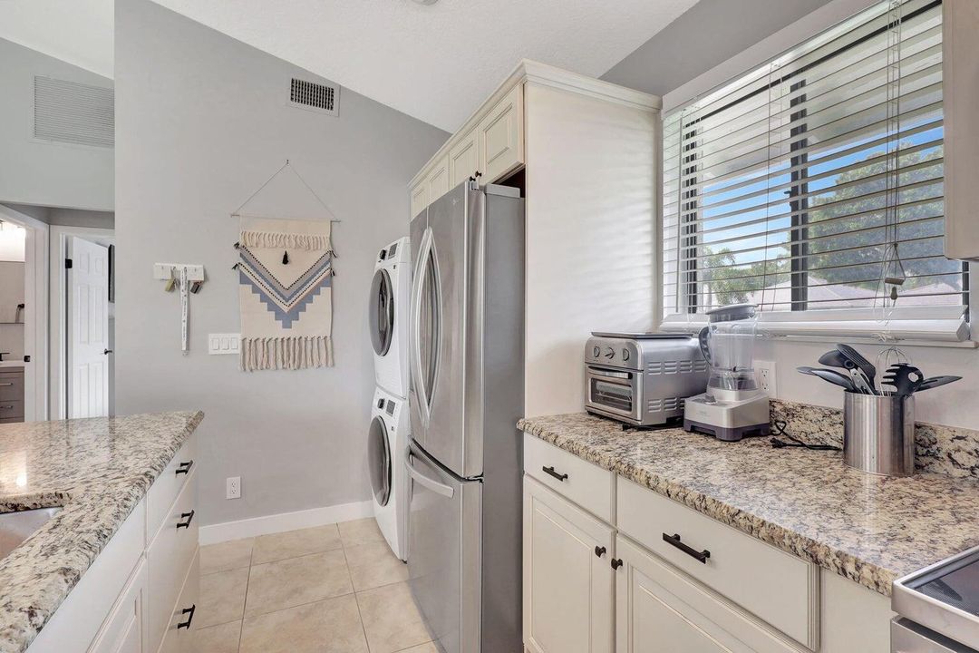 Active With Contract: $519,000 (2 beds, 2 baths, 1135 Square Feet)