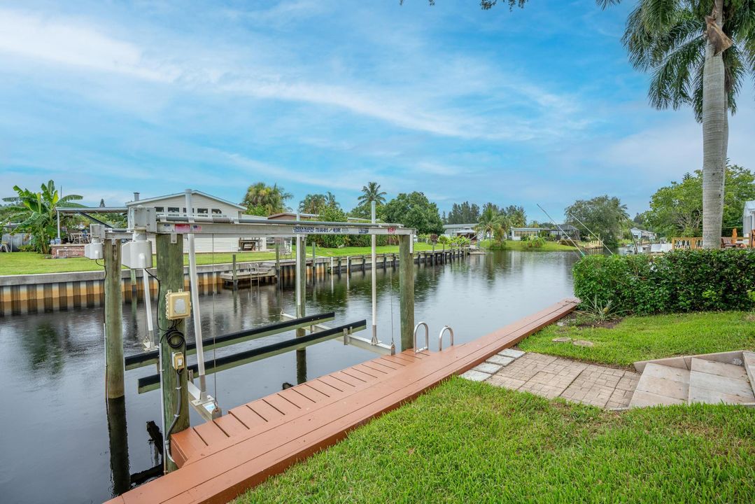 For Sale: $365,000 (3 beds, 2 baths, 1246 Square Feet)