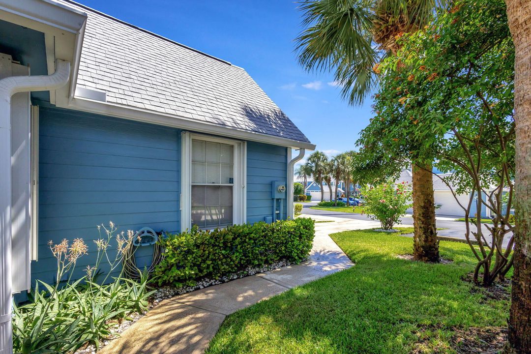 For Sale: $799,999 (3 beds, 2 baths, 1762 Square Feet)